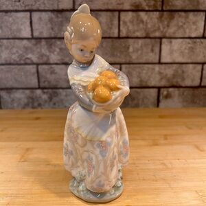 Vintage 1973 Lladro 6.5” Valencia Girl Figurine Retired 2017 Artist Signed